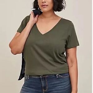 Torrid Girlfriend Signature Classic Fit Tee Olive Green Size 2 NWOT